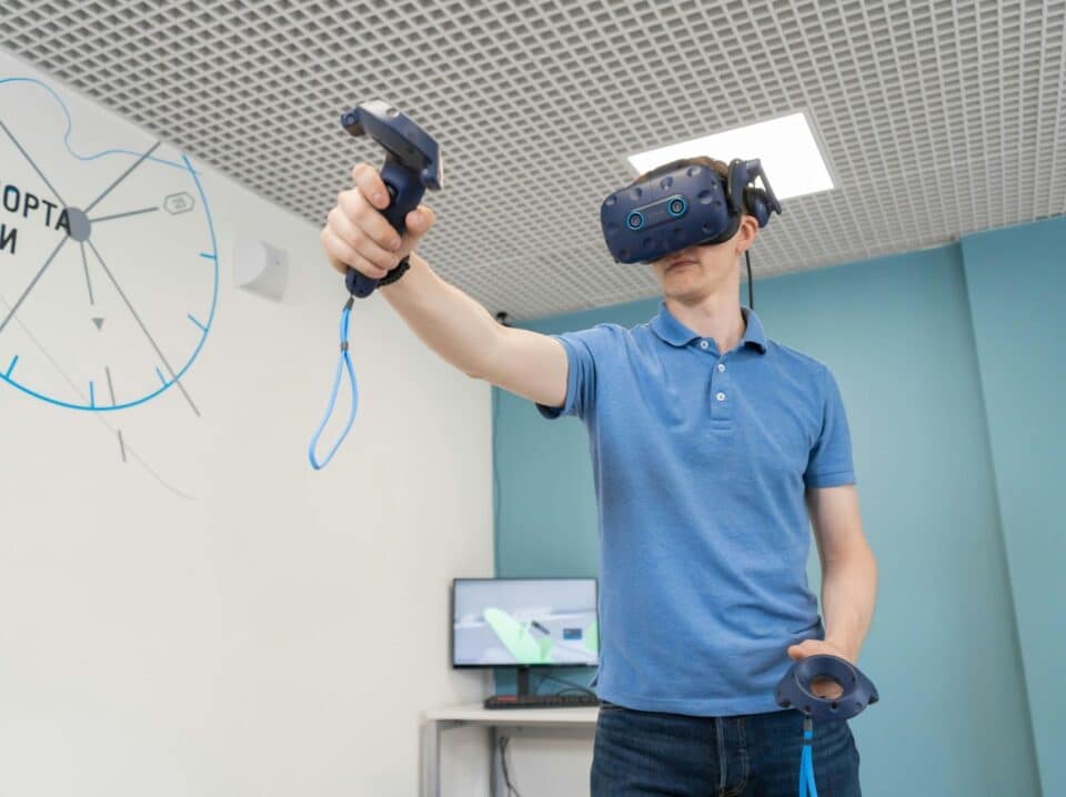 uses of VR technologies in 2025